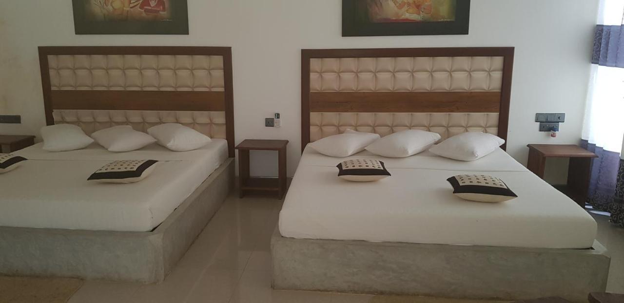 أنرادابورام Margosa Lake Resort المظهر الخارجي الصورة