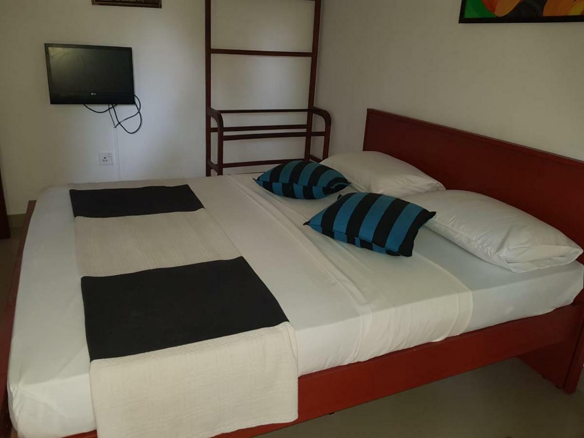 أنرادابورام Margosa Lake Resort المظهر الخارجي الصورة